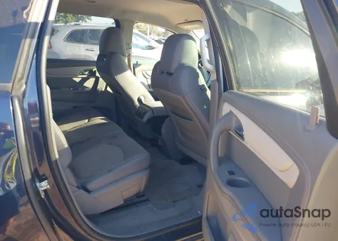 2015 Chevrolet Traverse Ls z USA, uszkodzony, nr VIN 1GNKRFEDXFJ275799